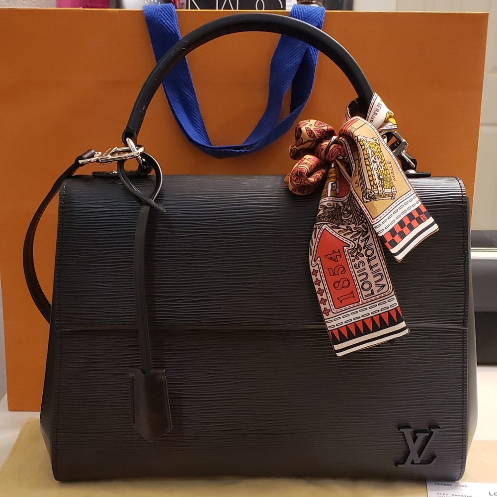*SOLD ❤ Louis Vuitton Cluny MM Epi Nior Like New